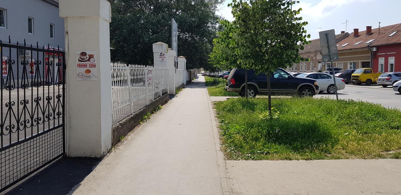 Отель Dnd-X Панчево Экстерьер фото